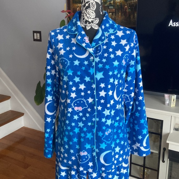 Hello Kitty pajamas - Picture 2 of 10